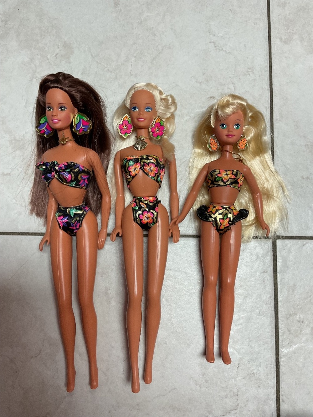Barbie 90s Tropical Splash lot of 3 Barbie Teresa Skipper